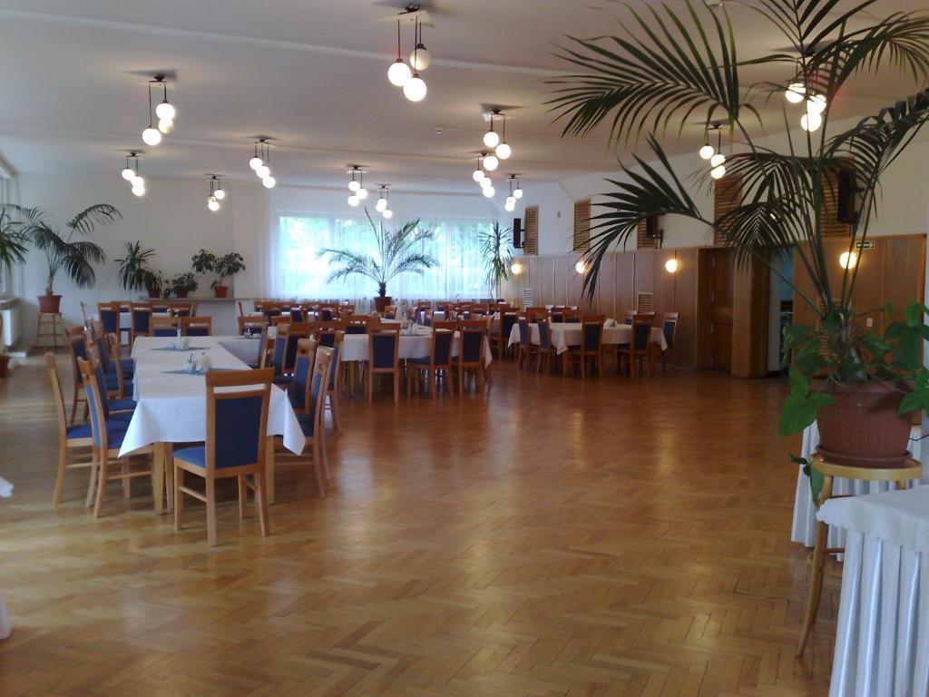 Irss Osrodek Szkoleniowy Hotel Bialobrzegi  Exterior photo