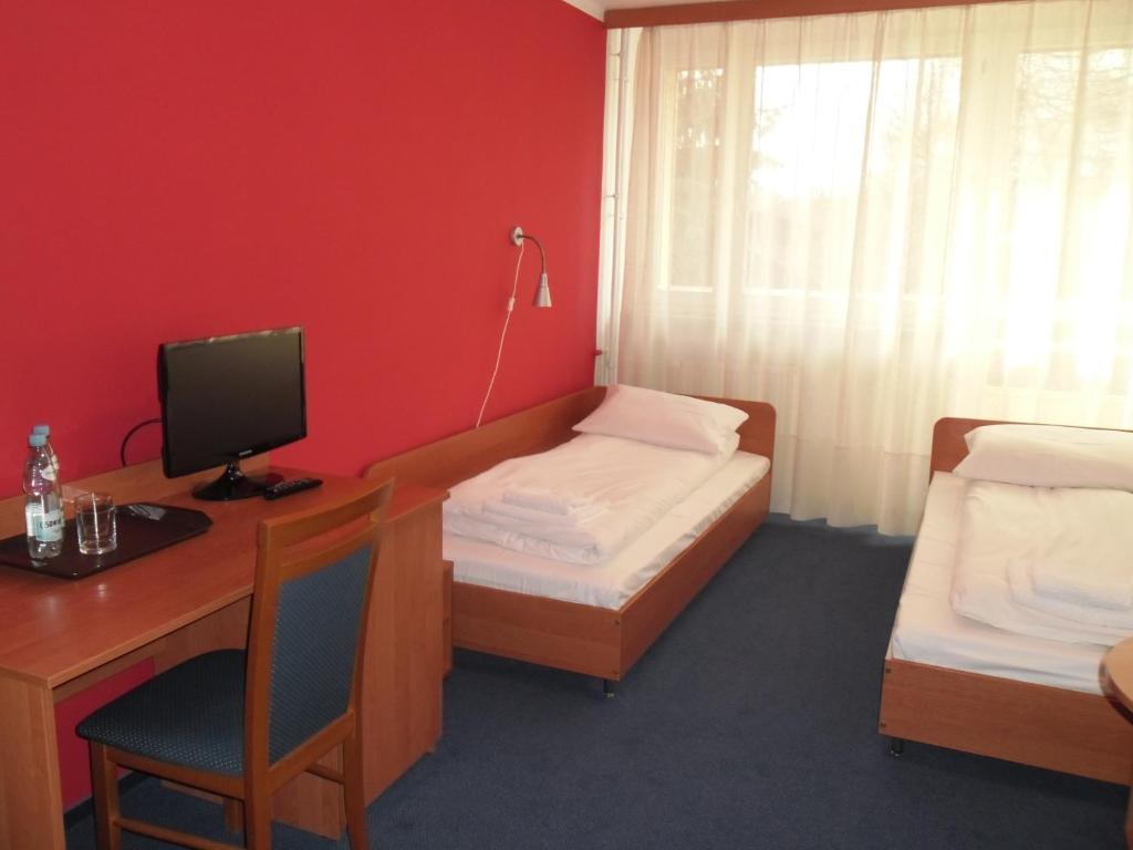 Irss Osrodek Szkoleniowy Hotel Bialobrzegi  Exterior photo